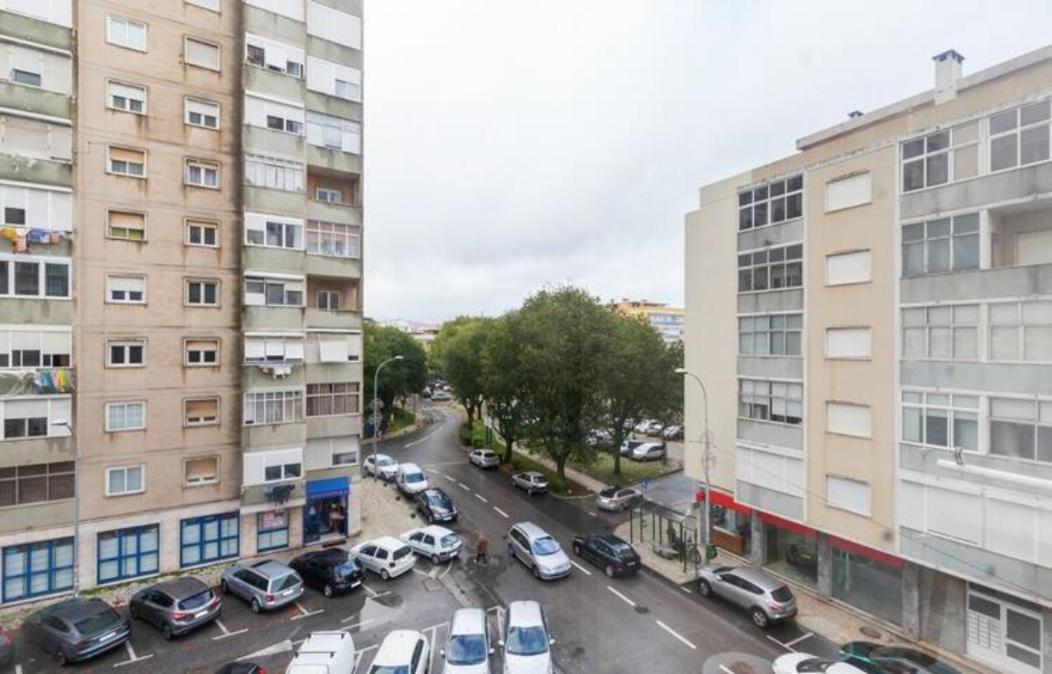 Beautiful 1 Bedroom Apartment Near Benfica Lisboa Eksteriør bilde