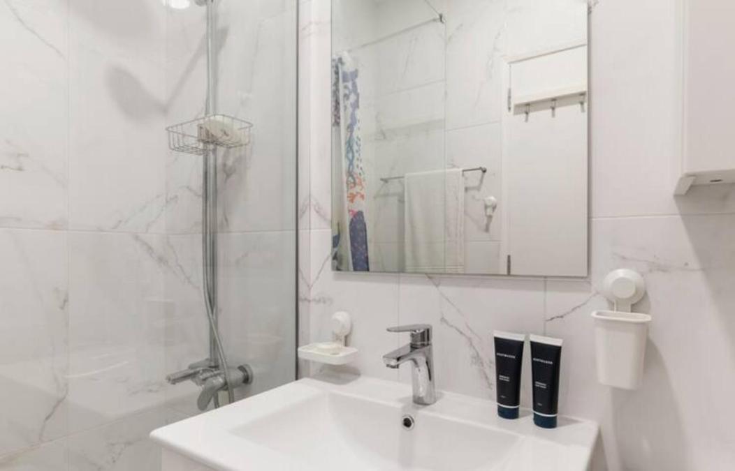 Beautiful 1 Bedroom Apartment Near Benfica Lisboa Eksteriør bilde