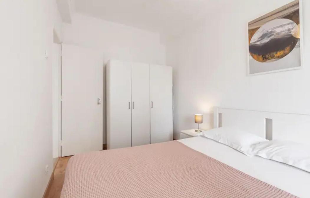 Beautiful 1 Bedroom Apartment Near Benfica Lisboa Eksteriør bilde