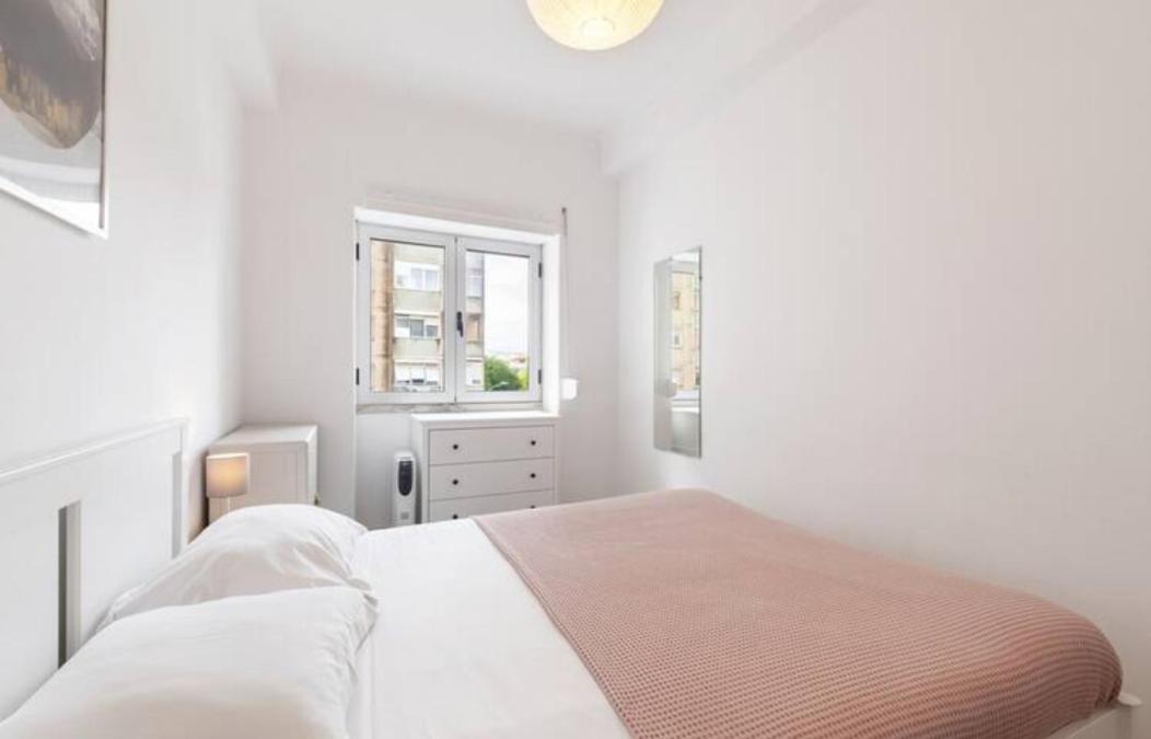 Beautiful 1 Bedroom Apartment Near Benfica Lisboa Eksteriør bilde